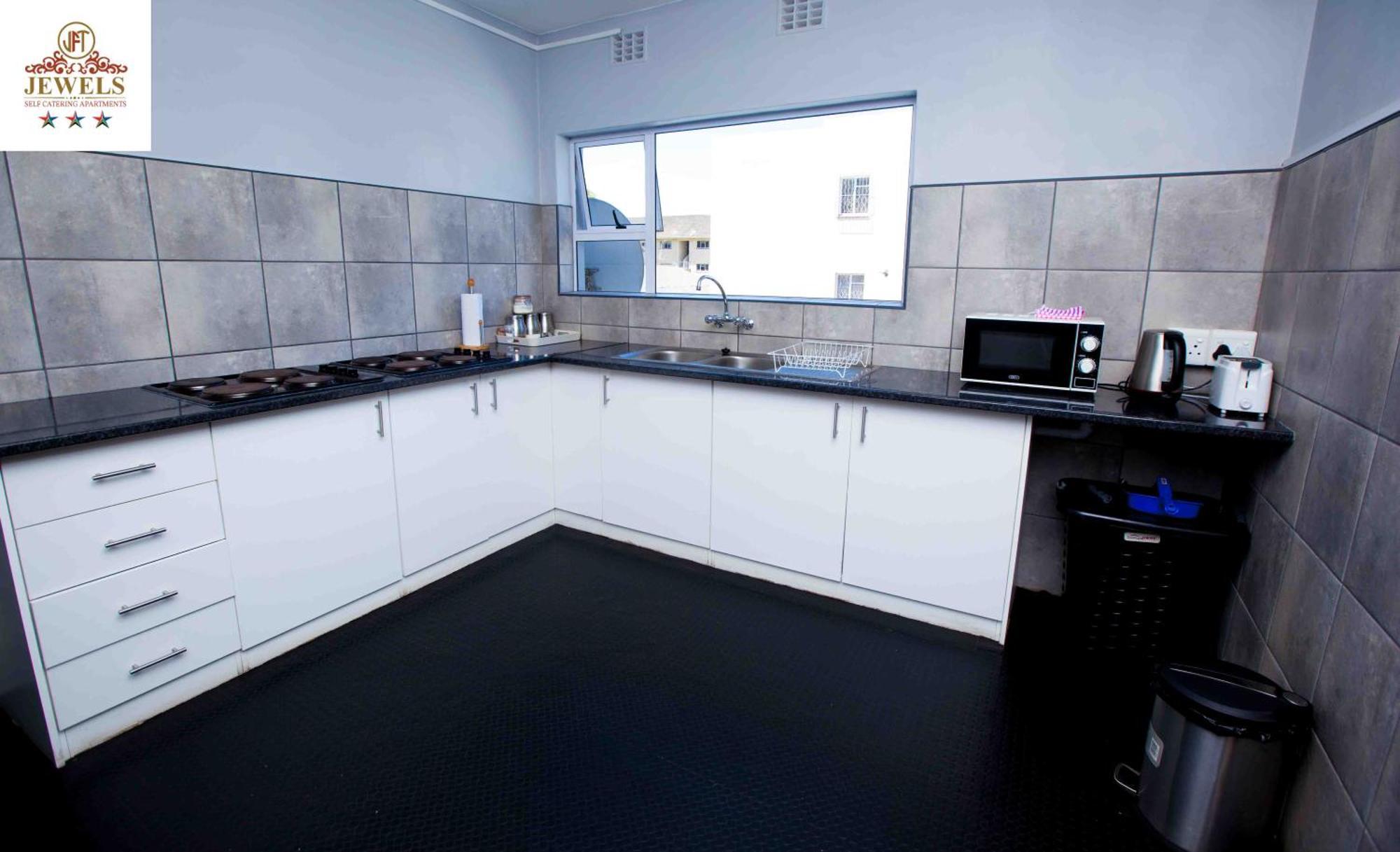 Bed and Breakfast Jft Self Catering Units Ист-Лондон Экстерьер фото