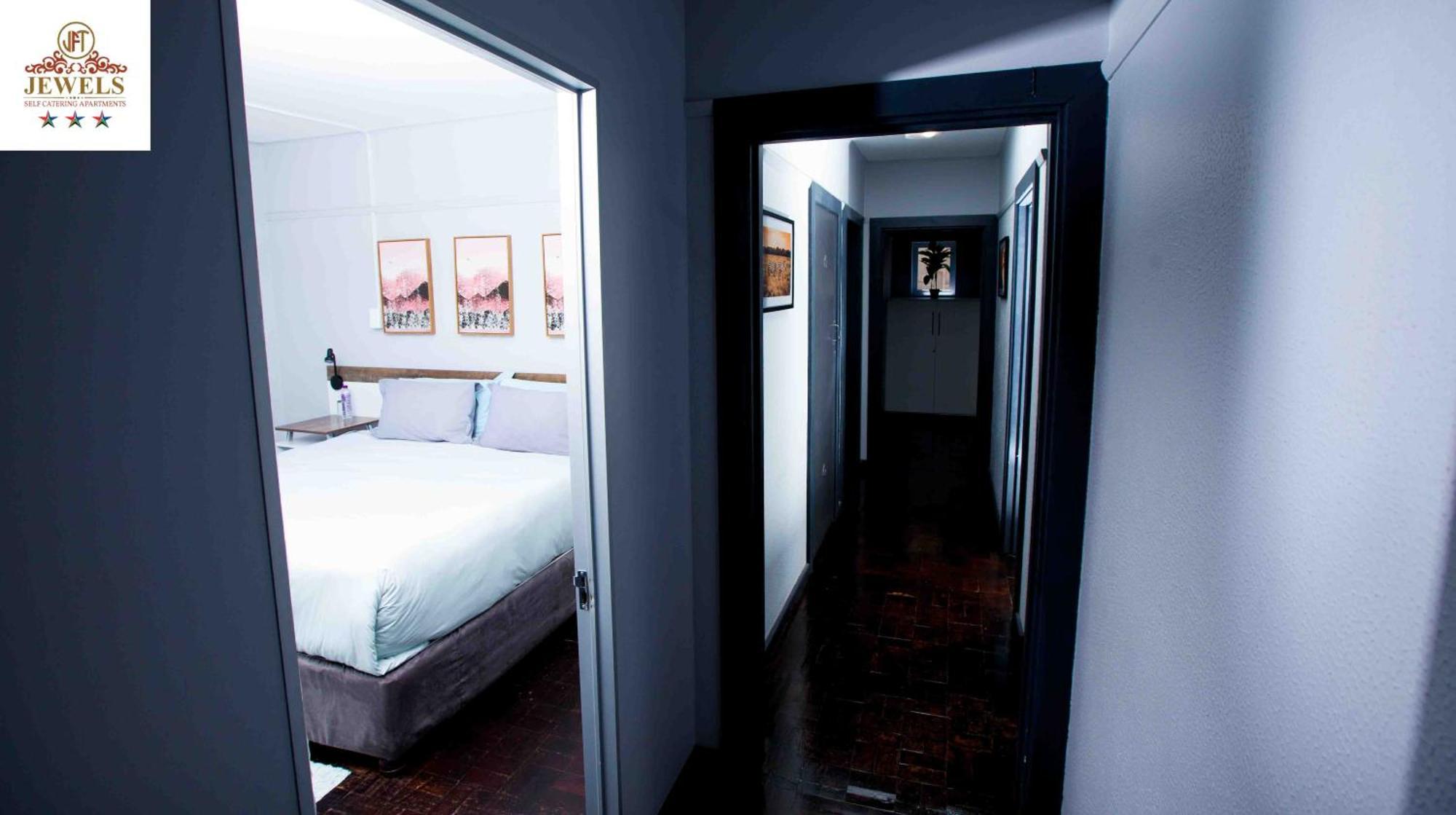 Bed and Breakfast Jft Self Catering Units Ист-Лондон Экстерьер фото